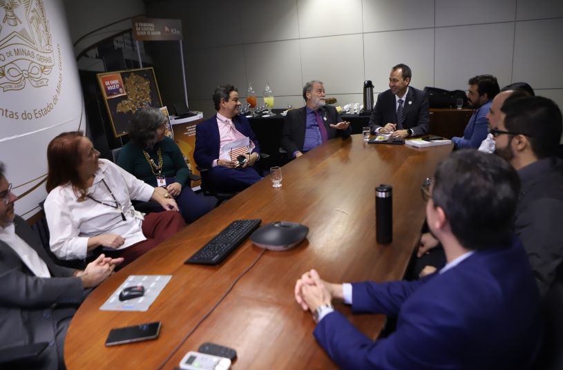 Reuni&atilde;o com consultor do Pr&ecirc;mio Innovare - Foto: Hernando Garcia // TCEMG